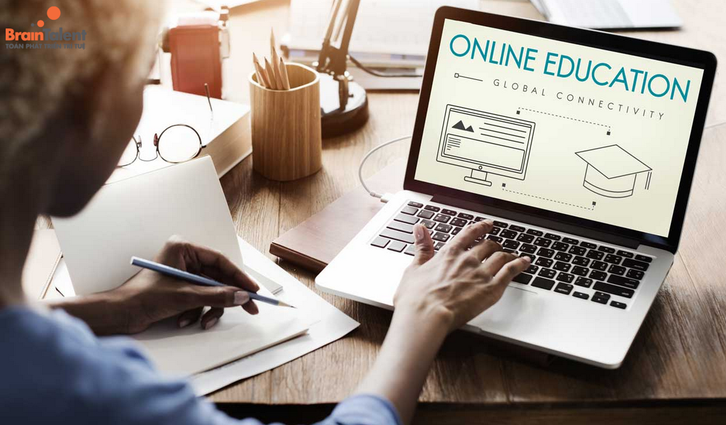 Lựa chọn khóa học online là một sự đầu tư lâu dài cho tương lai nên khách hàng thường rất cẩn trọng Lựa chọn khóa học online là một sự đầu tư lâu dài cho tương lai nên khách hàng thường rất cẩn trọng