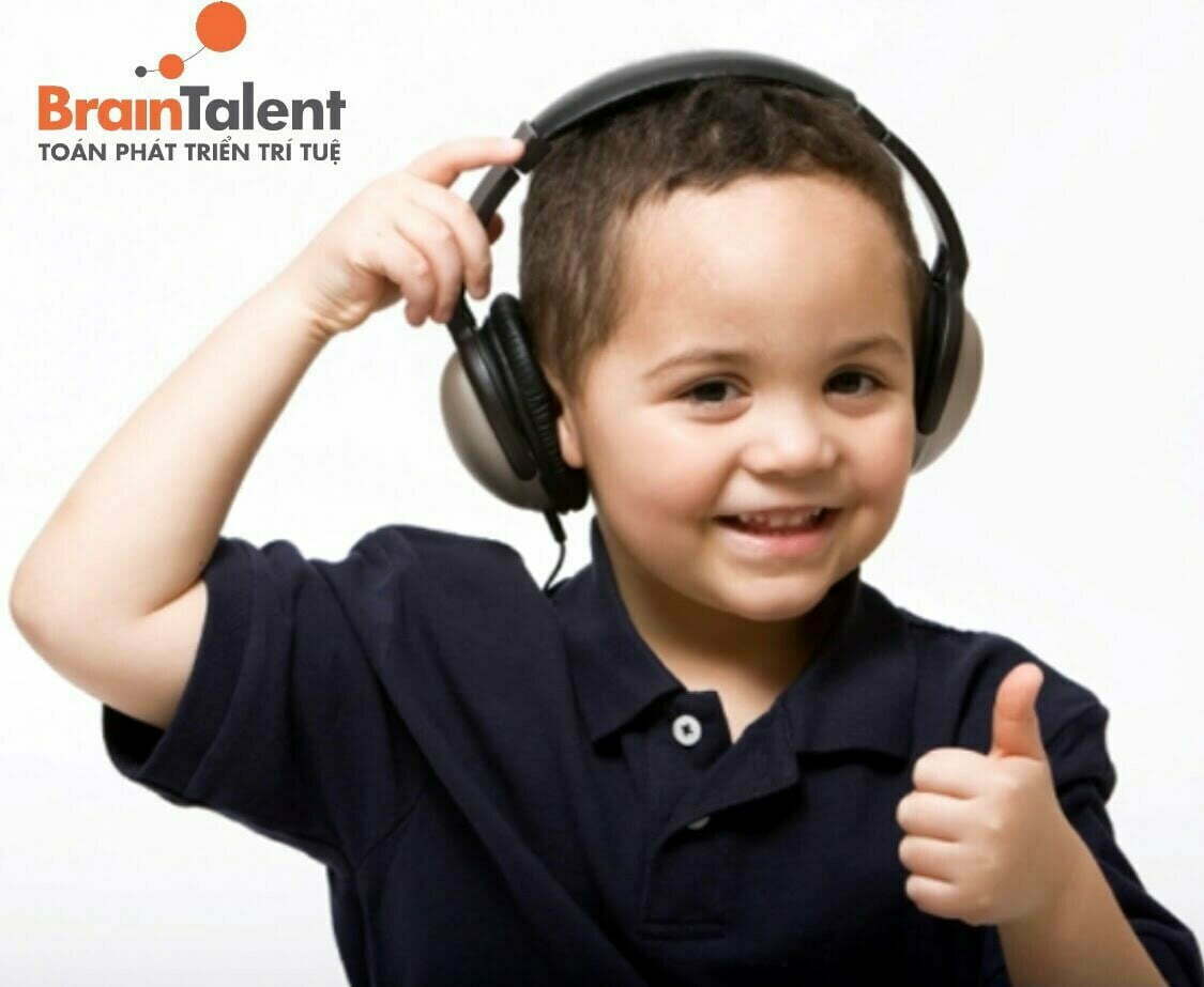 Âm nhạc giúp trí não phát triển đối với trẻ nhỏ.