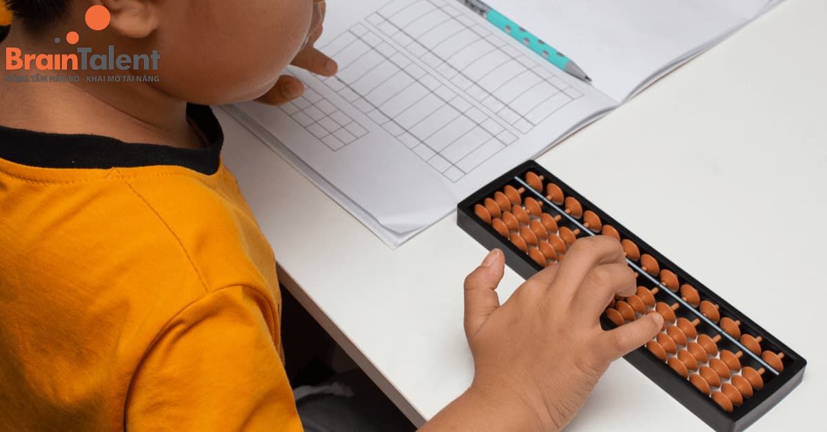 Tự học, tự chơi với bàn tính Abacus Nhật Bản