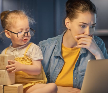 Những dấu hiệu cho thấy cha mẹ đang không dành thời gian cho con