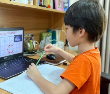 Tại sao phải mở camera và mic trong quá trình học online?