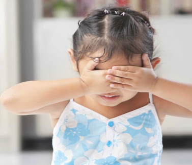 Trẻ Ngại Giao Tiếp Phải Làm Sao?