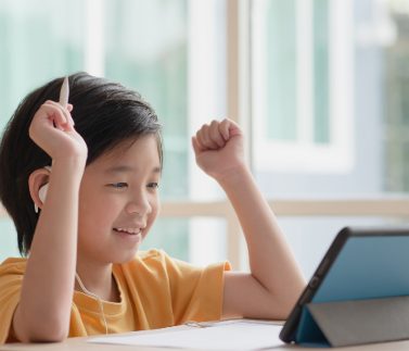 Kinh-nghiem-hoc-Online-cho-tre-hieu-qua