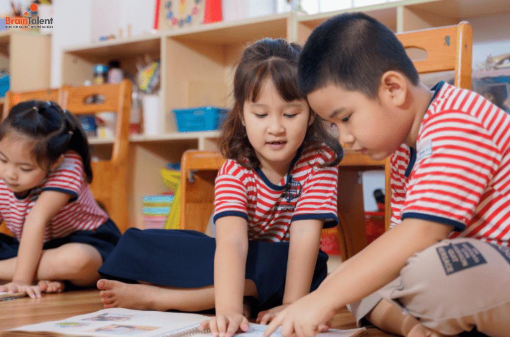 Khám phá chương trình kỹ năng sống cho bé lớp 1, cùng các lớp giáo dục kỹ năng sống cho trẻ lớp 5 và kỹ năng sống cho học sinh lớp 4. Khám phá chương trình kỹ năng sống cho bé lớp 1, cùng các lớp giáo dục kỹ năng sống cho trẻ lớp 5 và kỹ năng sống cho học sinh lớp 4.