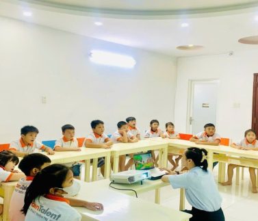 Học Toán Nhanh Soroban Cho Bé Phát Triển Tư Duy Logic