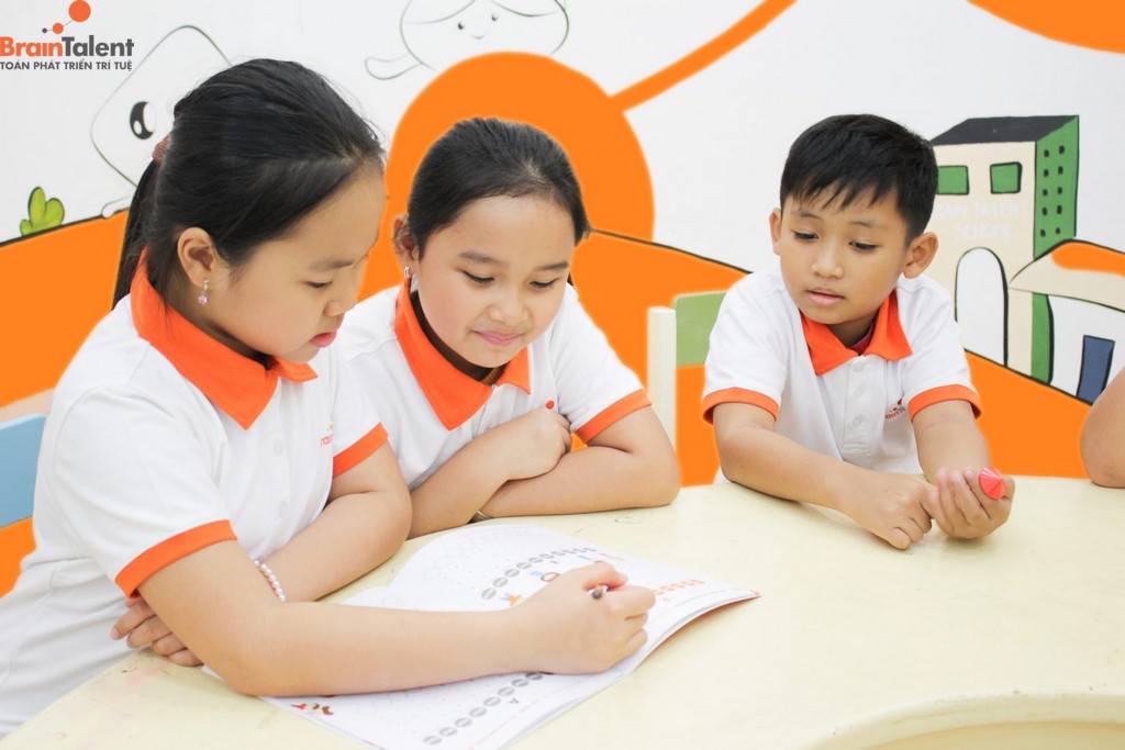 sách rèn luyện tư duy phản biện